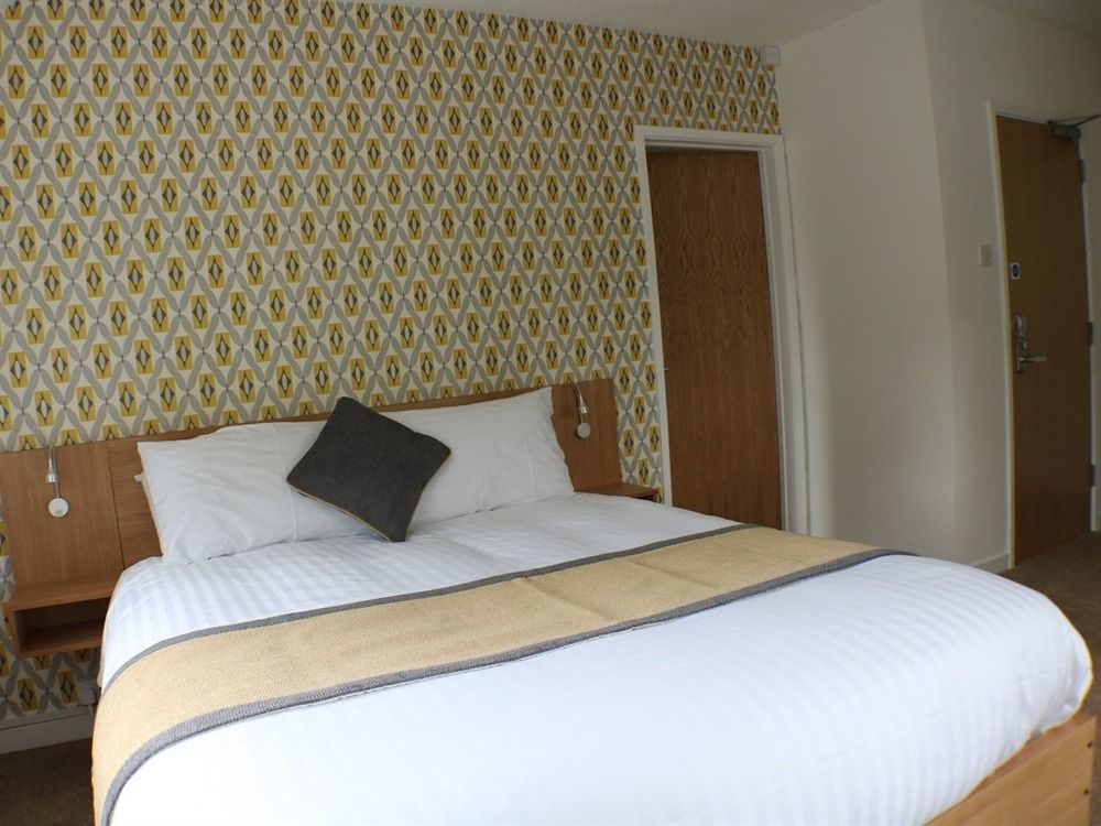 Llangeview Lodge Ebbw Vale Exteriör bild